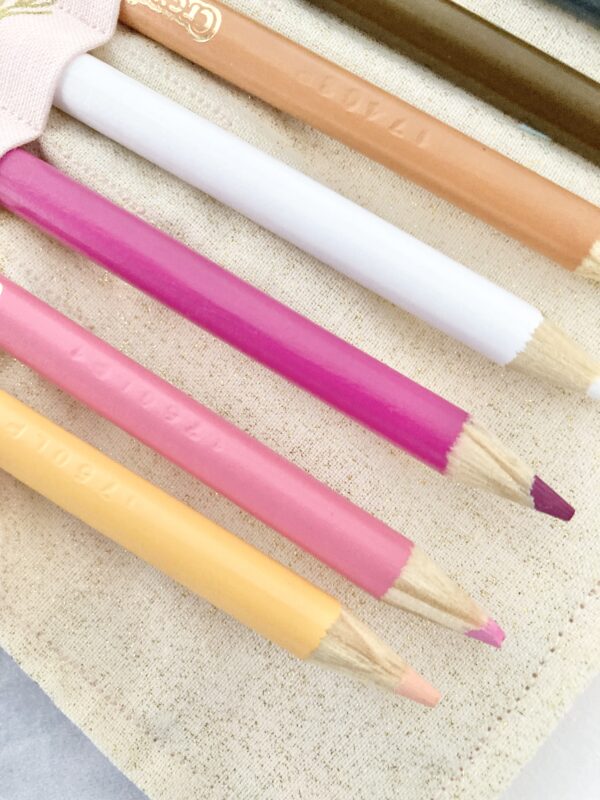 Colored pencil roll